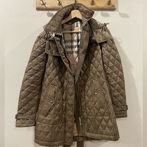 AUTHENTIC BURBERRY PUFFER COAT SIZE MEDIUM